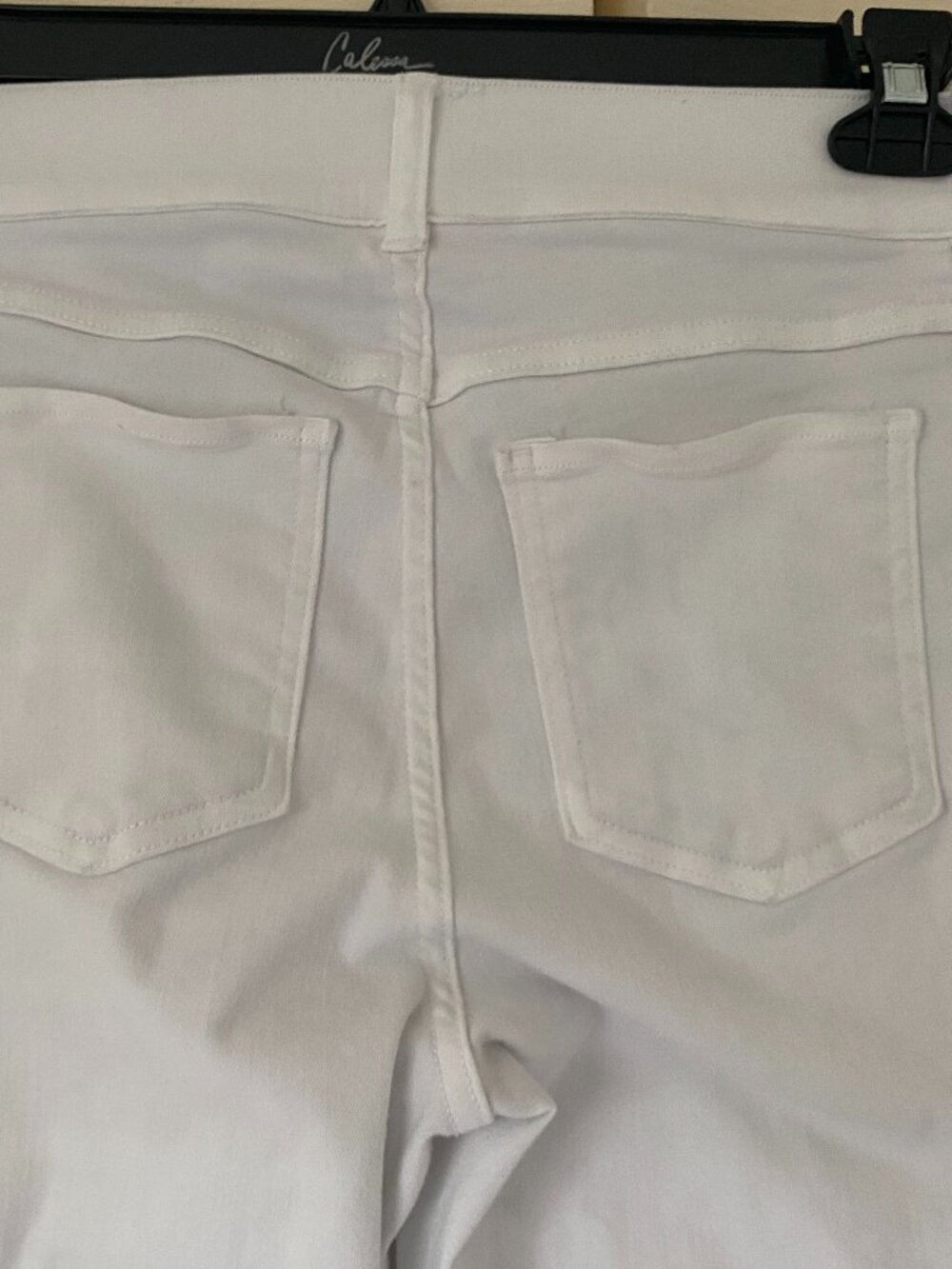 Spanx white jeans SIZE LARGE, inseam is 33